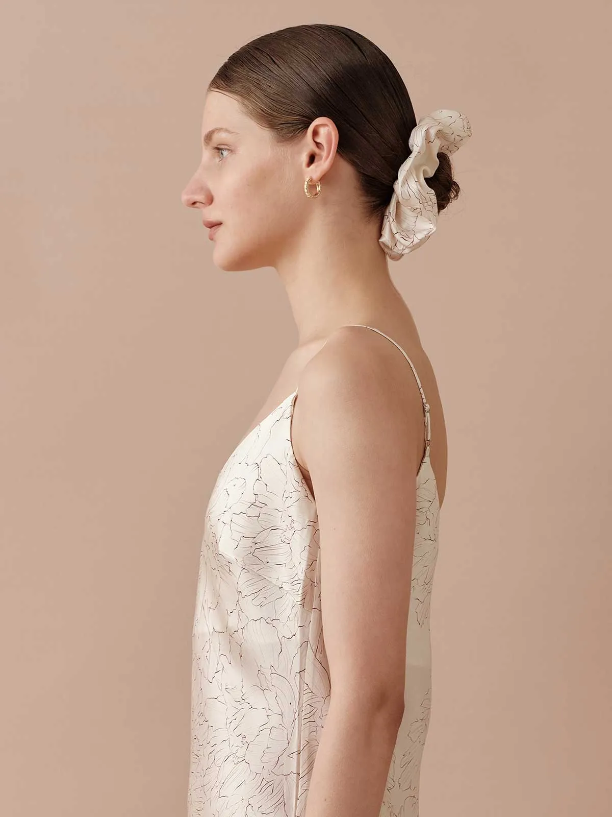SILKINC Peony Medium Scrunchie